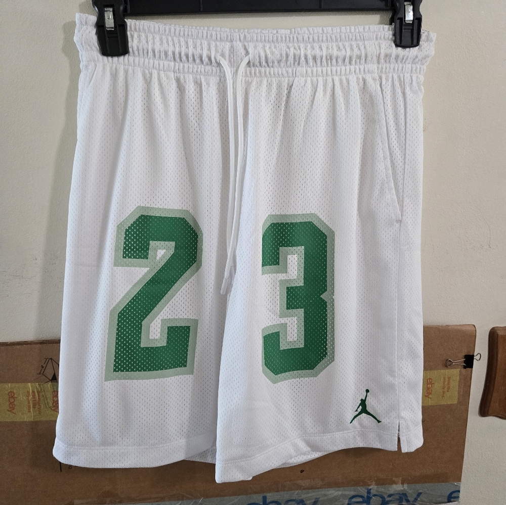 Nike Air Jordan DX9671-100 White Essentials Graphic Mesh Shorts 23 Medium